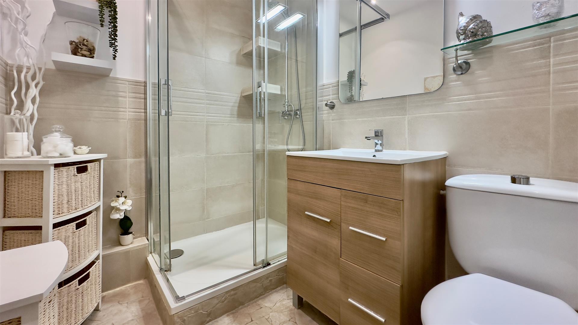 Image of Apartment - 3 Bedrooms - 1 Bathrooms for Sale in Sir William Jackson Grove-Gibraltar, Image 8